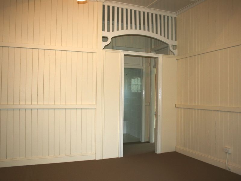 14 Henderson Street, Newtown QLD 4350