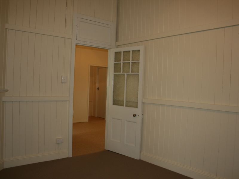 14 Henderson Street, Newtown QLD 4350