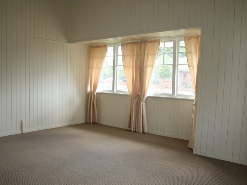 14 Henderson Street, Newtown QLD 4350