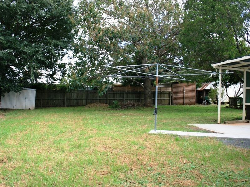 14 Henderson Street, Newtown QLD 4350