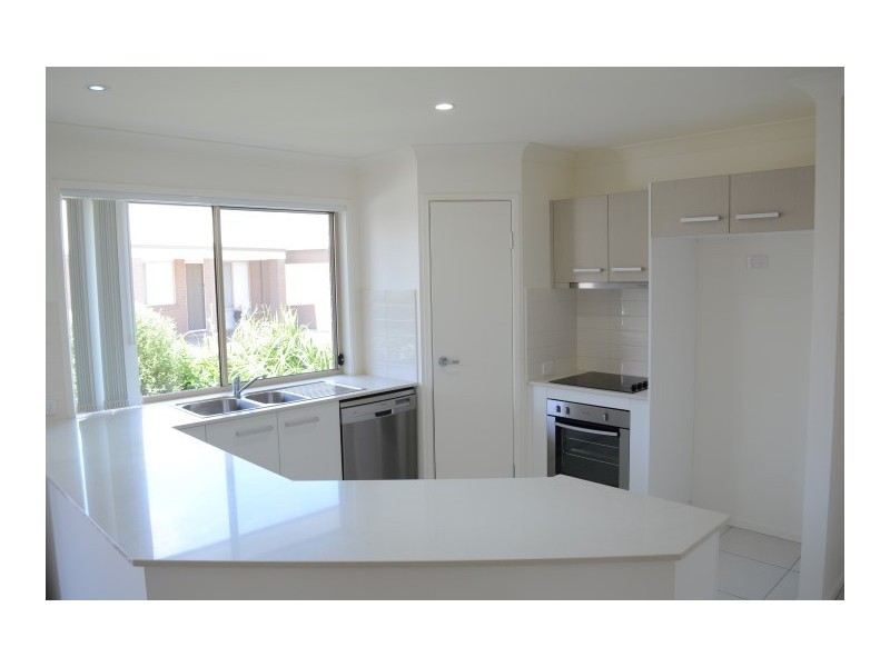 10/98 Main Street, Westbrook QLD 4350