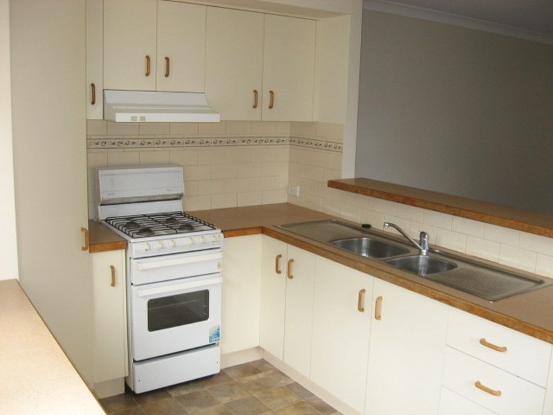 2/2 Gabrielle Street, KEARNEYS SPR, Toowoomba QLD 4350