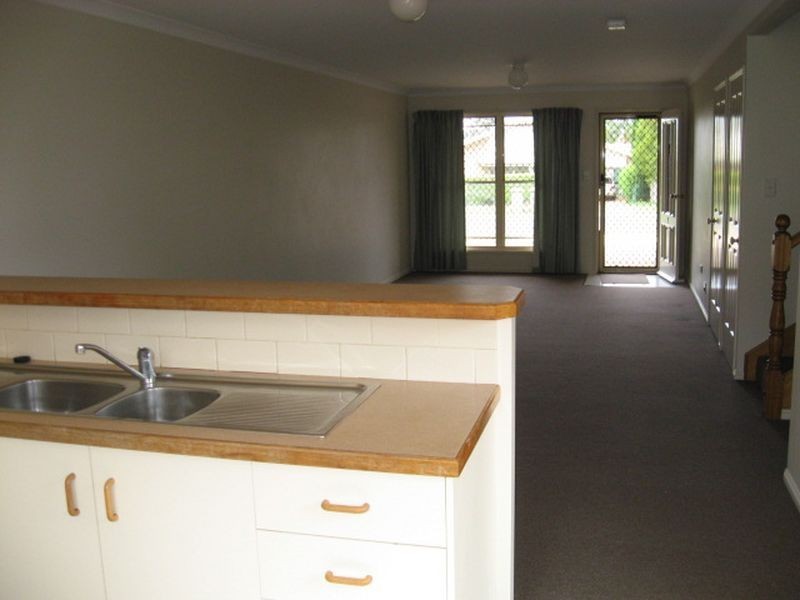 2/2 Gabrielle Street, KEARNEYS SPR, Toowoomba QLD 4350