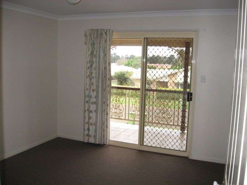 2/2 Gabrielle Street, KEARNEYS SPR, Toowoomba QLD 4350