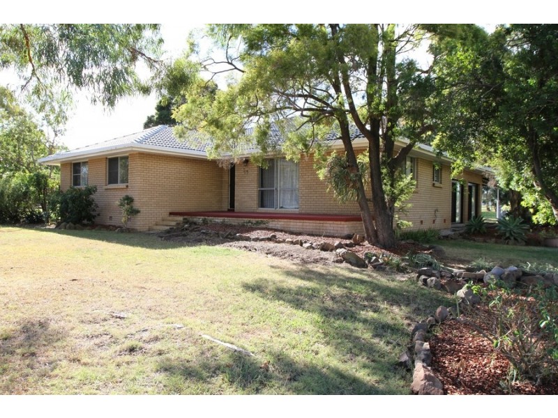 19 Bayley Street, Pittsworth QLD 4356