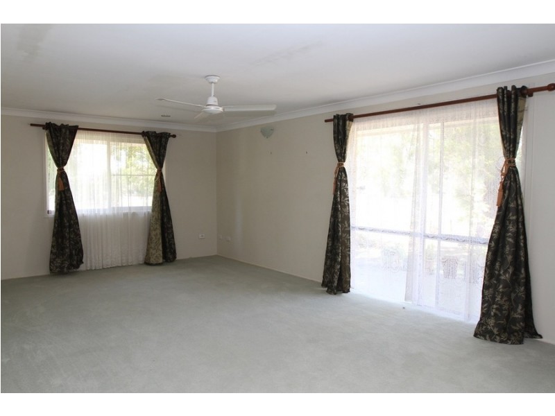 19 Bayley Street, Pittsworth QLD 4356