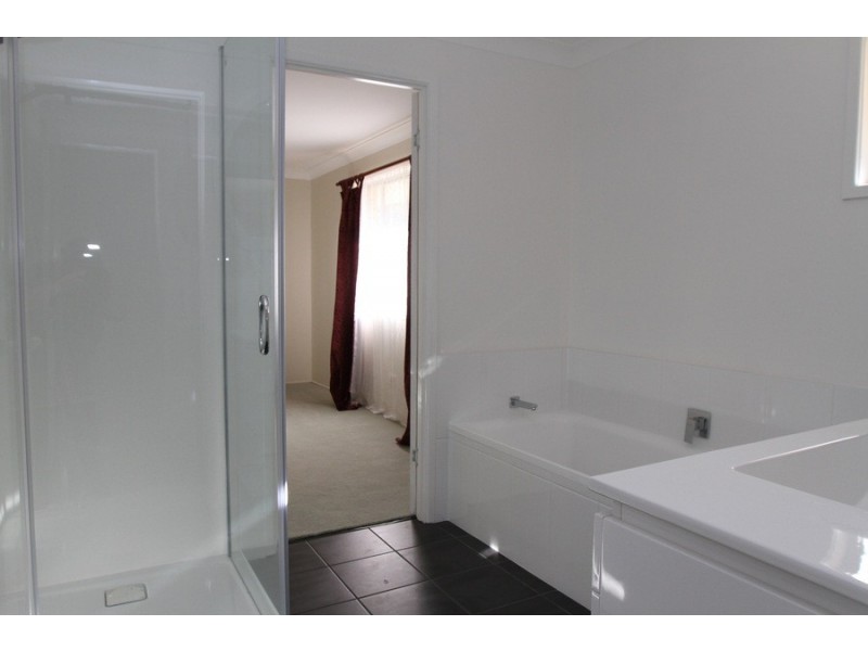 19 Bayley Street, Pittsworth QLD 4356