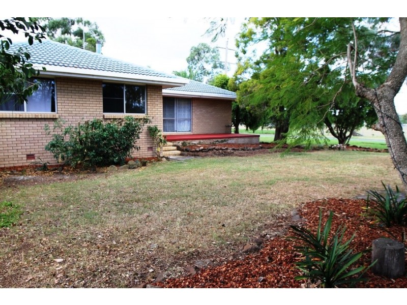 19 Bayley Street, Pittsworth QLD 4356