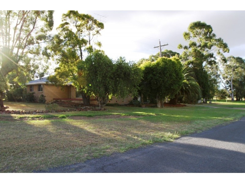 19 Bayley Street, Pittsworth QLD 4356