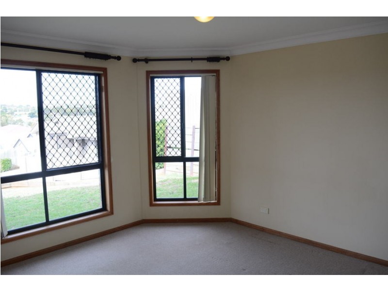 1/9 Mason Court, Kearneys Spring QLD 4350