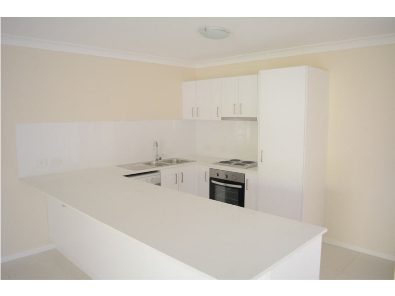 1/6 Samuel Court, Darling Heights QLD 4350