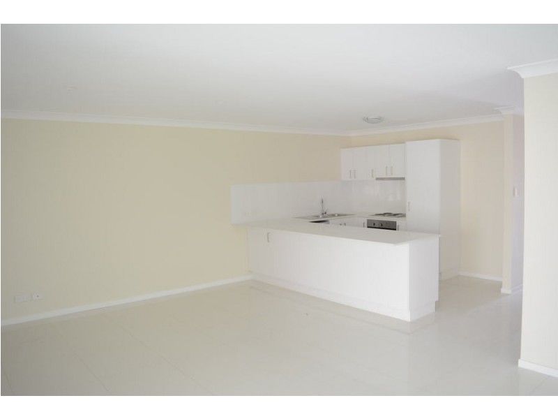 1/6 Samuel Court, Darling Heights QLD 4350