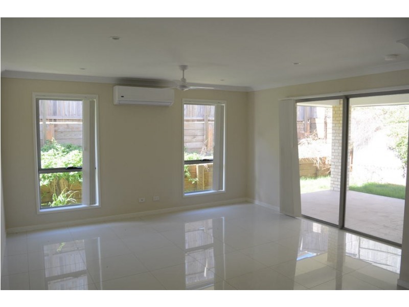 1/6 Samuel Court, Darling Heights QLD 4350