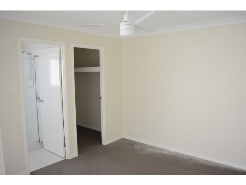 1/6 Samuel Court, Darling Heights QLD 4350