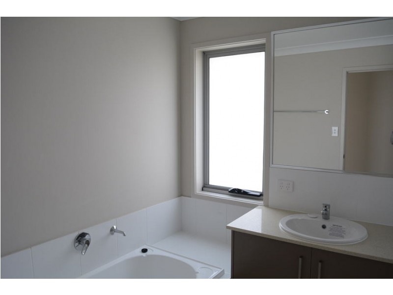 Unit 1/20a Alpine Court, Cranley QLD 4350