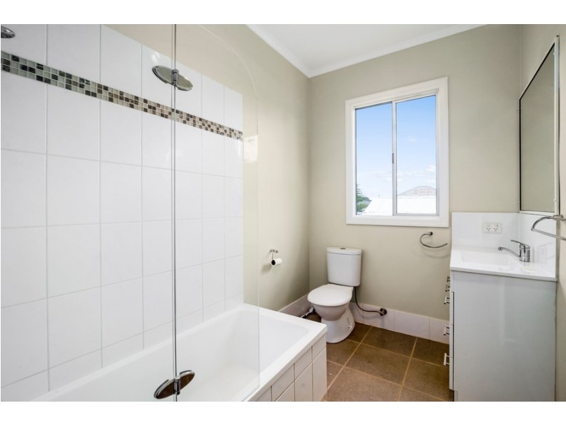 34 Leichhardt Street, Centenary Heights QLD 4350