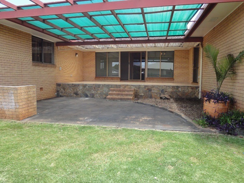 318 Ramsay Street, Middle Ridge QLD 4350