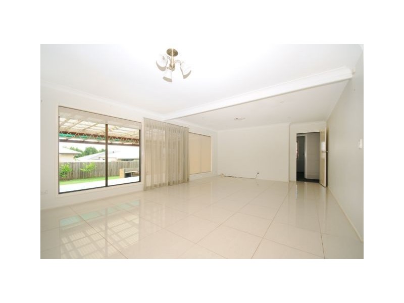 318 Ramsay Street, Middle Ridge QLD 4350