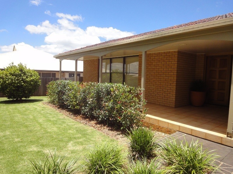 318 Ramsay Street, Middle Ridge QLD 4350