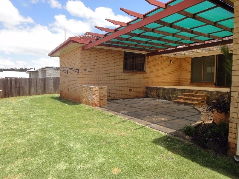 318 Ramsay Street, Middle Ridge QLD 4350