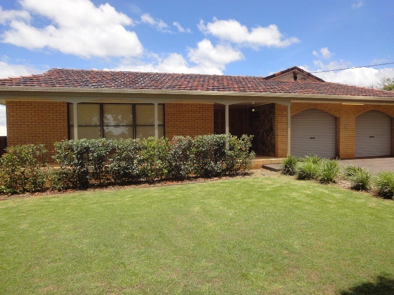318 Ramsay Street, Middle Ridge QLD 4350