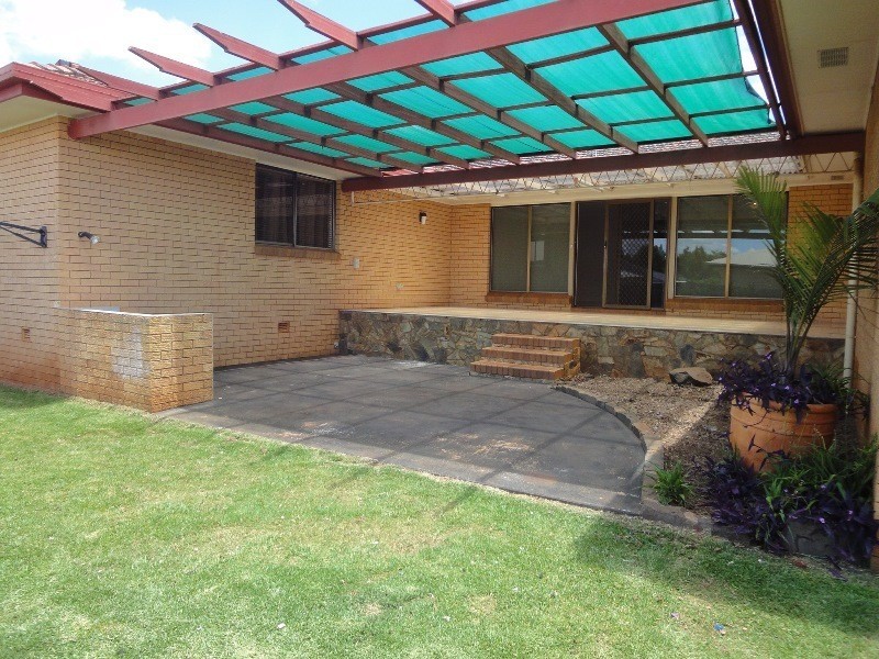 318 Ramsay Street, Middle Ridge QLD 4350