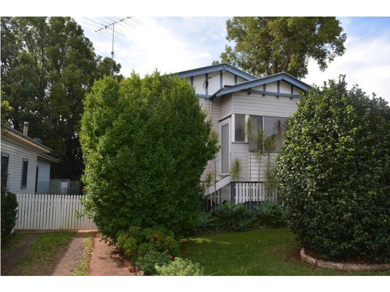 207 Long Street, South Toowoomba QLD 4350