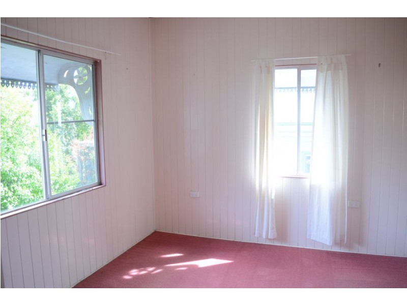 207 Long Street, South Toowoomba QLD 4350