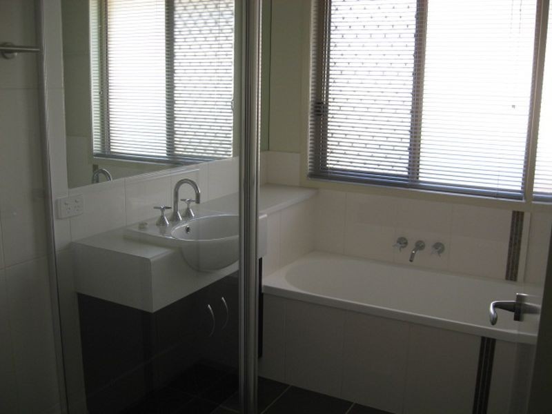 1/38 Paradise Street, Kearneys Spring QLD 4350