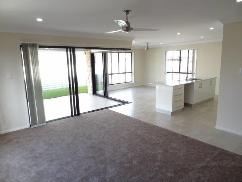 2/42 Woleebee Drive, Glenvale QLD 4350