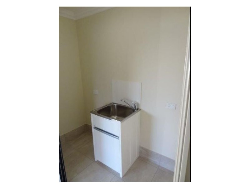 2/42 Woleebee Drive, Glenvale QLD 4350