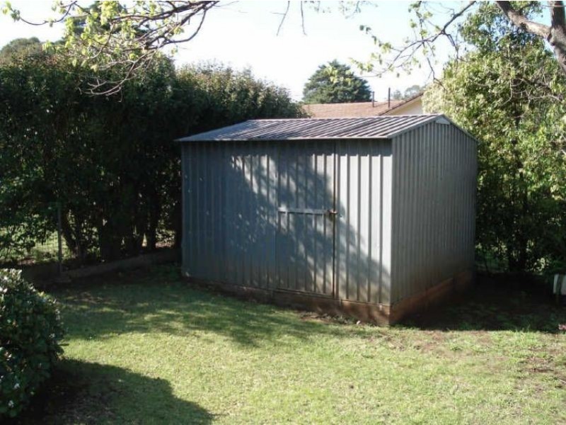 24 Mary Street, Mount Lofty QLD 4350