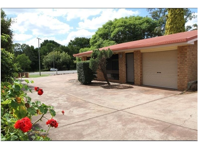 1/59 Kitchener Street, South Toowoomba QLD 4350