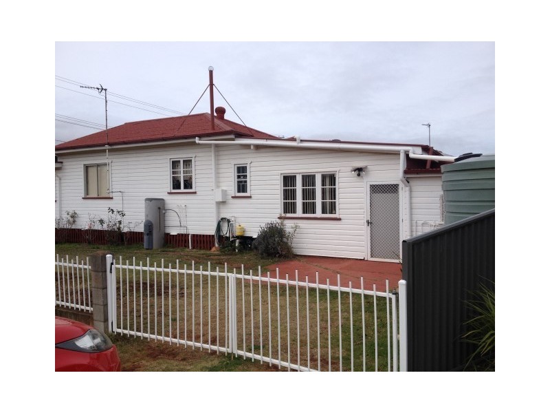 17 Merritt Street, Harristown QLD 4350