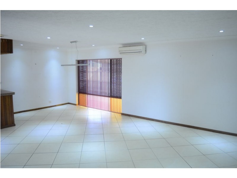 8 Tomkinson Street, Wilsonton QLD 4350