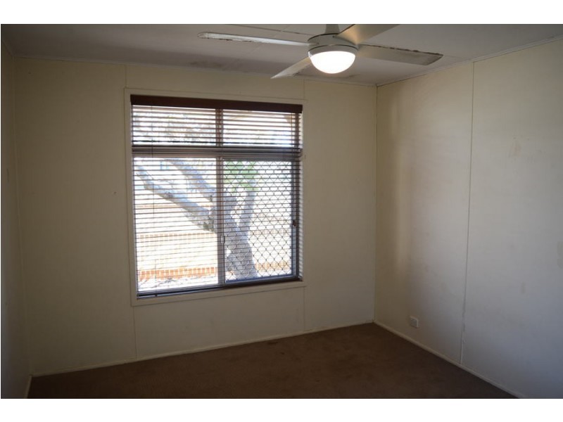8 Tomkinson Street, Wilsonton QLD 4350