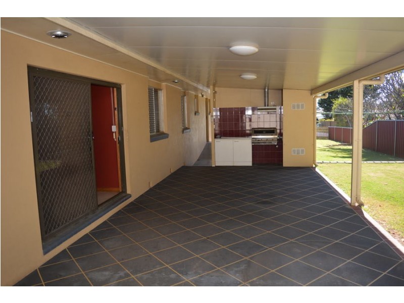 8 Tomkinson Street, Wilsonton QLD 4350