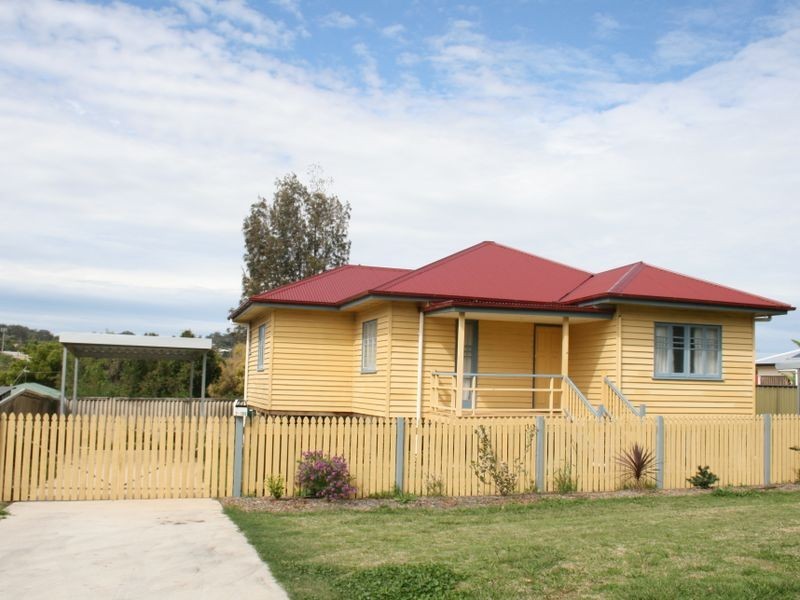 2/169 Jellicoe Street, Newtown QLD 4350