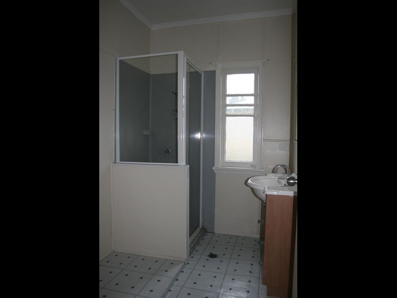 2/169 Jellicoe Street, Newtown QLD 4350