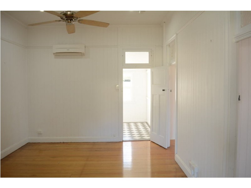 5 Charles Street, Newtown QLD 4350