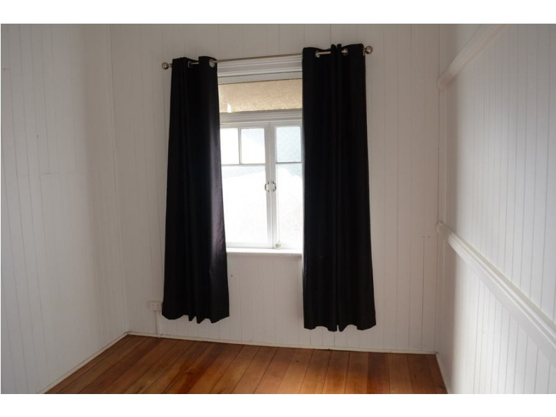 5 Charles Street, Newtown QLD 4350