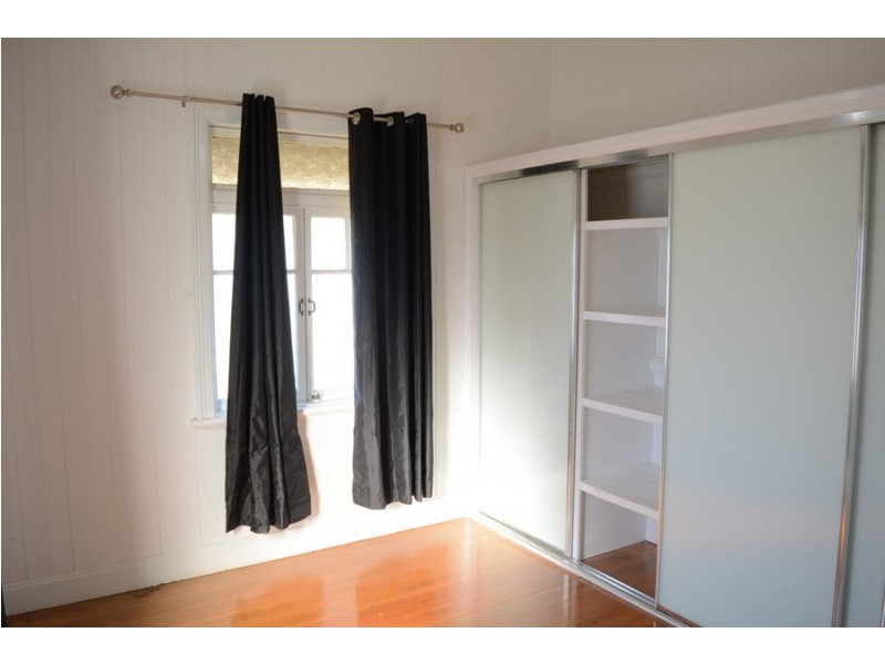 5 Charles Street, Newtown QLD 4350