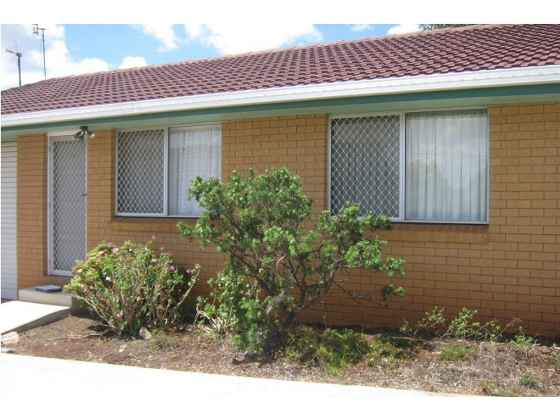 2/272 West Street, Kearneys Spring QLD 4350