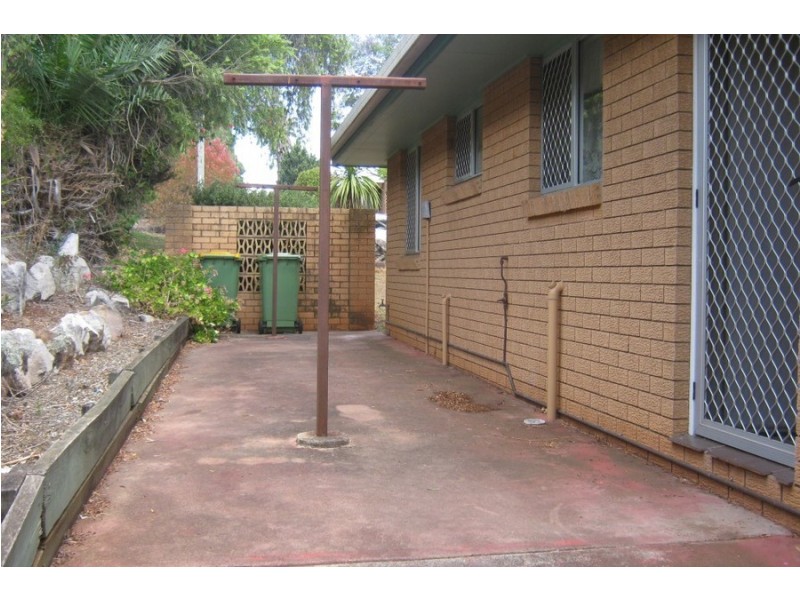 2/272 West Street, Kearneys Spring QLD 4350