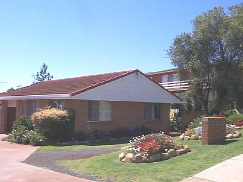 3/272 West Street, Harristown QLD 4350