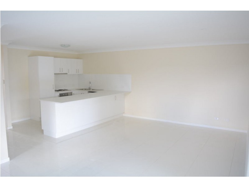 2/6 Samuel Court, Darling Heights QLD 4350