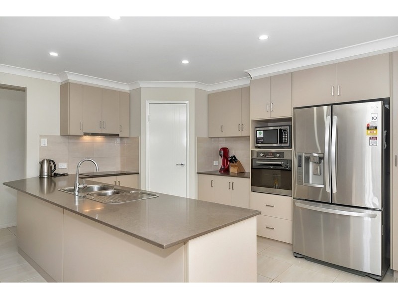 5 Pepperwood Place, Withcott QLD 4352