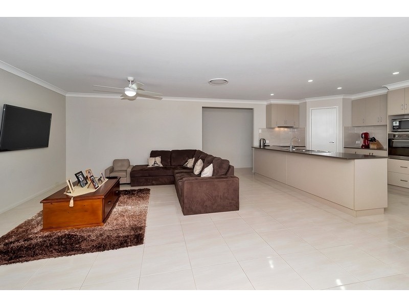 5 Pepperwood Place, Withcott QLD 4352