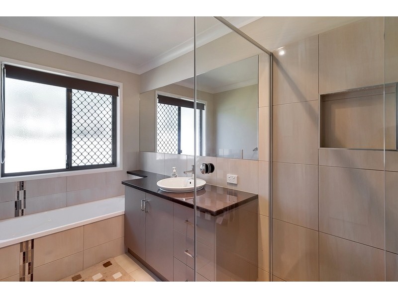 5 Pepperwood Place, Withcott QLD 4352