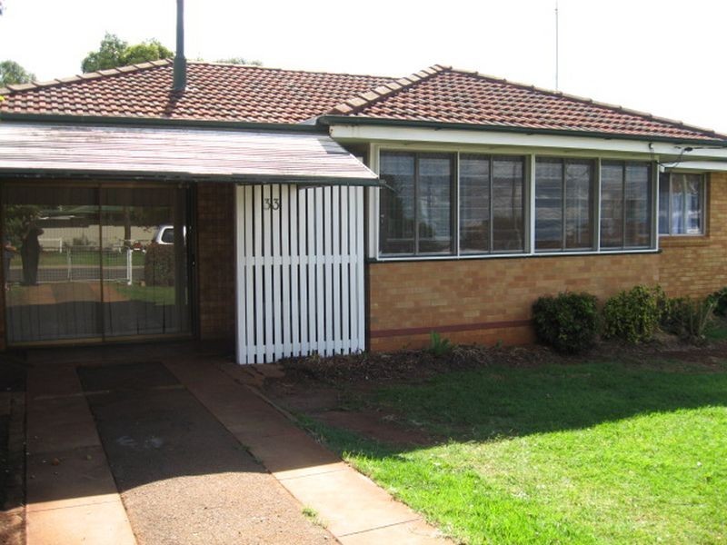 33 Obst Street, Harristown QLD 4350